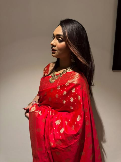 Red Banarasi Silk Saree with Golden Zari Work – LuxeThreads