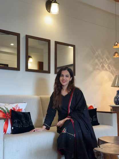 Mul Cotton Embroidered Suit set(Shipping in 10 Days)